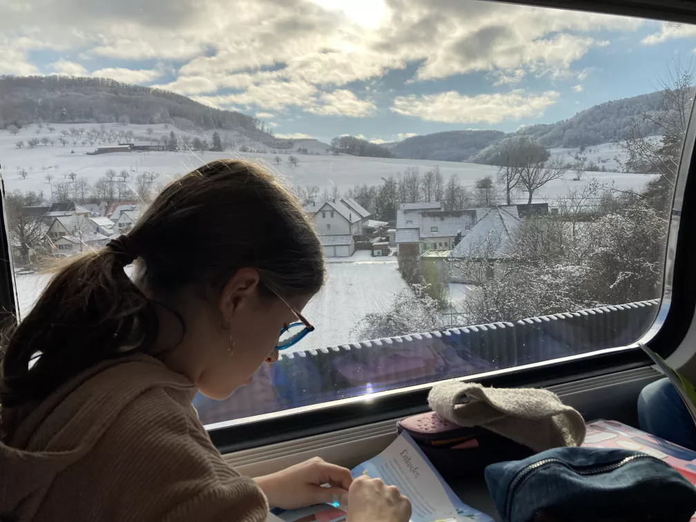 Schnee, Schnee, Schweiz: Zugfahrt zwischen Basel und Bern Schnee, Schnee, Schweiz: Zugfahrt zwischen Basel und Bern