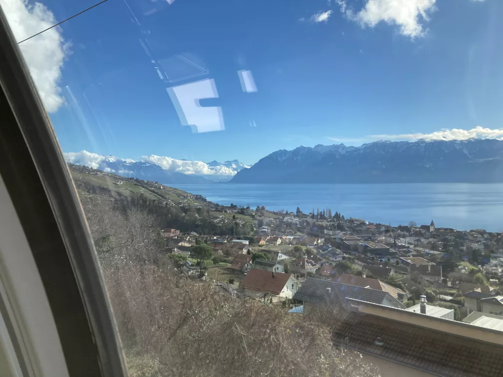 Wow: Blick auf den Genfer See von Norden kommend Wow: Blick auf den Genfer See von Norden kommend